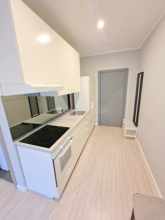 Fasādes māja, renovēta māja, slēgts pagalms, ieeja no ielas, kāpņu telpa pēc kapitālā Rīga - foto 19