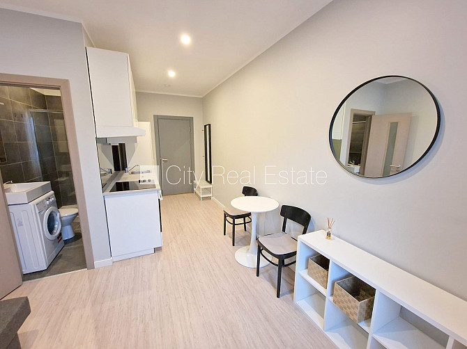 Fasādes māja, renovēta māja, slēgts pagalms, ieeja no ielas, kāpņu telpa pēc kapitālā Rīga - foto 18