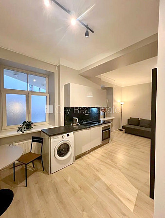 Фасадный дом, реновированный дом, закрытая территория, вход с улицы, лифт, Рига - изображение 13