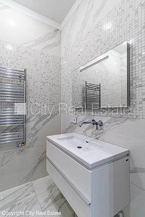 Реновированный дом, закрытый двор, возможность аренды парковки, охраняемая Рига - изображение 13