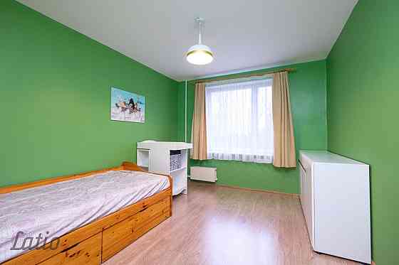 Izīrē ilgtermiņā mājīgu un vienkāršu trīs istabu dzivokli loti labā atrašanās vietā Kauguros.
Dzīvok Jūrmala