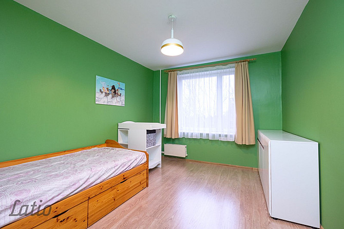 Izīrē ilgtermiņā mājīgu un vienkāršu trīs istabu dzivokli loti labā atrašanās vietā Jūrmala - foto 5