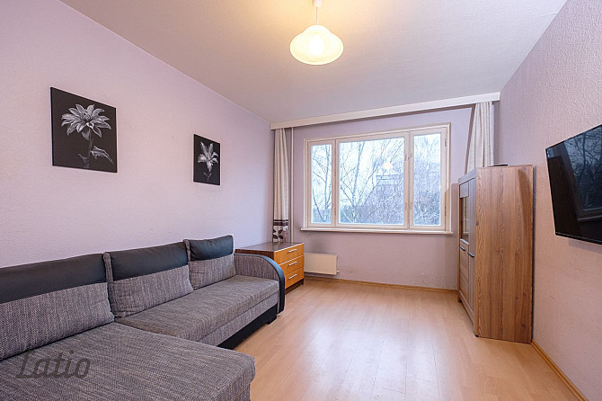 Izīrē ilgtermiņā mājīgu un vienkāršu trīs istabu dzivokli loti labā atrašanās vietā Jūrmala - foto 3