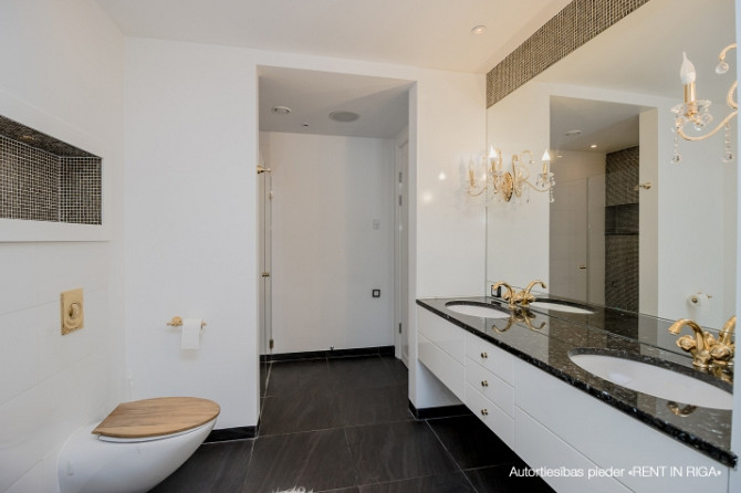 Сдается 4-комнатная квартира в Старой Риге, напротив отеля Hilton. Отдельная кухня, Рига - изображение 5