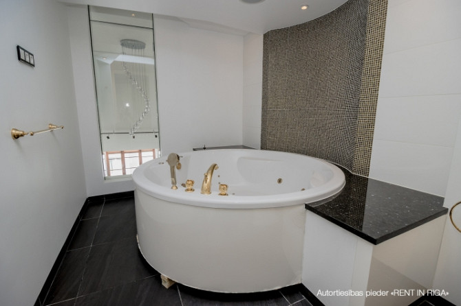 Сдается 4-комнатная квартира в Старой Риге, напротив отеля Hilton. Отдельная кухня, Рига - изображение 6