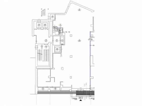 Торговые помещения на оживлённом перекрёстке улиц Тэрбатас и Лачплеша.  + Большие Rīga