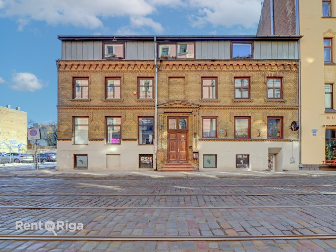 Nice apartment with a parking space.  The premises have just undergone cosmetic renovation. The apar Рига - изображение 1