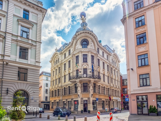 Pārdošanai tiek piedāvāts viens no arhitektoniski izcilākajiem namīpašumiem Rīgas centrā, Rīga - foto 1