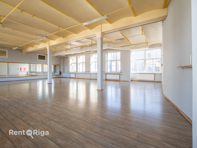 Saulaina sporta vai deju zāle pilsētas centra tuvumā!  Plānojums: +2 ieejas; +Sporta zāle 161 Rīga - foto 1