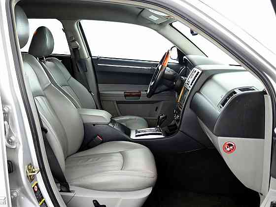 Chrysler 300 C Limited ATM 3.0 CRD 160kW Tallina