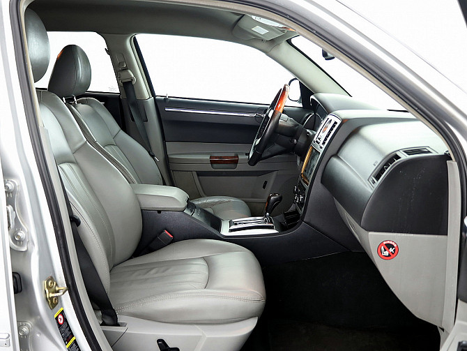 Chrysler 300 C Limited ATM 3.0 CRD 160kW Tallina - foto 6