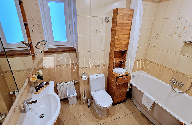 Zeme īpašumā, jaunceltne, pagalma māja, labiekārtota apzaļumota teritorija, iežogota Jūrmala - foto 17