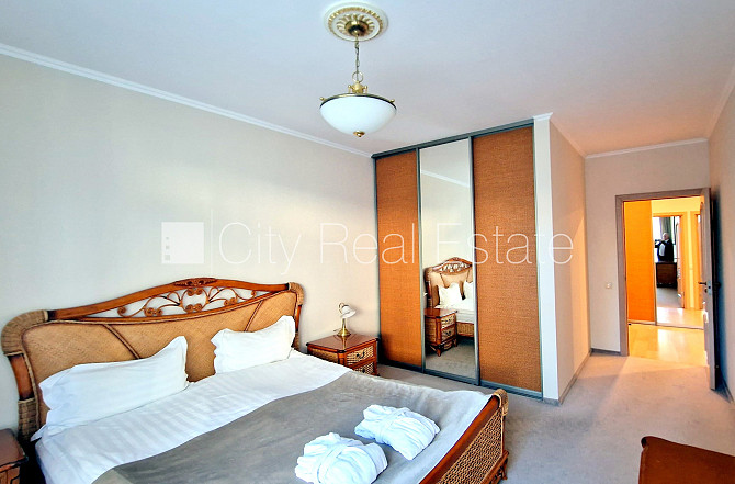 Zeme īpašumā, jaunceltne, pagalma māja, labiekārtota apzaļumota teritorija, iežogota Jūrmala - foto 12