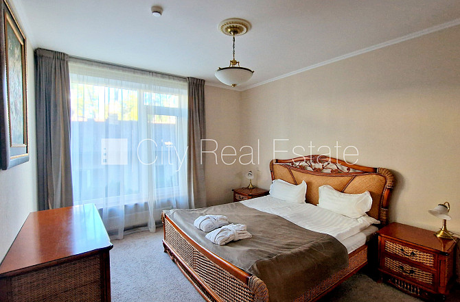 Pagalma māja, iežogota teritorija, ieeja no pagalma, kāpņu telpa pēc kapitālā remonta, logi Rīga - foto 4