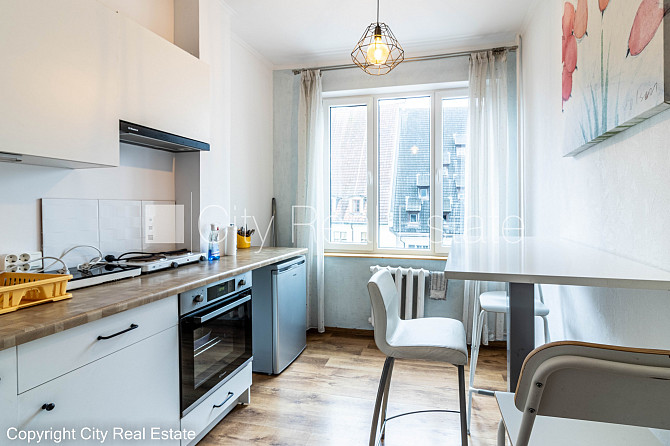 Реновированный дом, закрытый двор, лестничная клетка после капитального ремонта, Рига - изображение 12