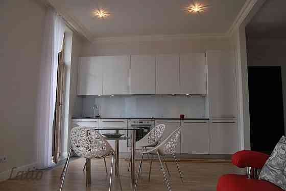 Ja vēlaties izbaudīt privātmājas priekšrocības - klusums, dārznieka sakopta teritorija, diennakts dr Rīga