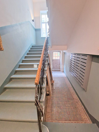 Pagalma māja, renovēta māja, labiekārtots apzaļumots pagalms, slēgts pagalms, apsargāts Rīga - foto 19