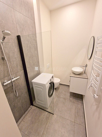 Pagalma māja, renovēta māja, labiekārtots apzaļumots pagalms, slēgts pagalms, apsargāts Rīga - foto 10