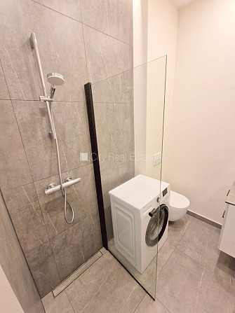 Pagalma māja, renovēta māja, labiekārtots apzaļumots pagalms, slēgts pagalms, apsargāts Rīga - foto 12