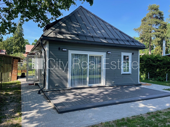 Renovēta māja, labiekārtots apzaļumots pagalms, vieta automašīnai, terase, guļamistabu Jūrmala - foto 13