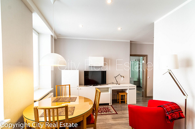 Pagalma ēka, renovēta māja, slēgts pagalms, teritorijas iebrauktuves vārti aprīkoti ar Rīga - foto 19