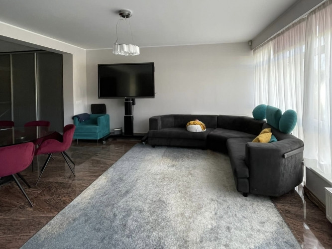 Tiek izīrēts mēbelēts 4-istabu dzīvoklis jaunā projektā Mellužos, tikai pāris soļu Jūrmala - foto 6