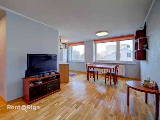 Сдаётся 3комнатная квартира!  Планировку квартиры составляет кухня, совмещённая Рига