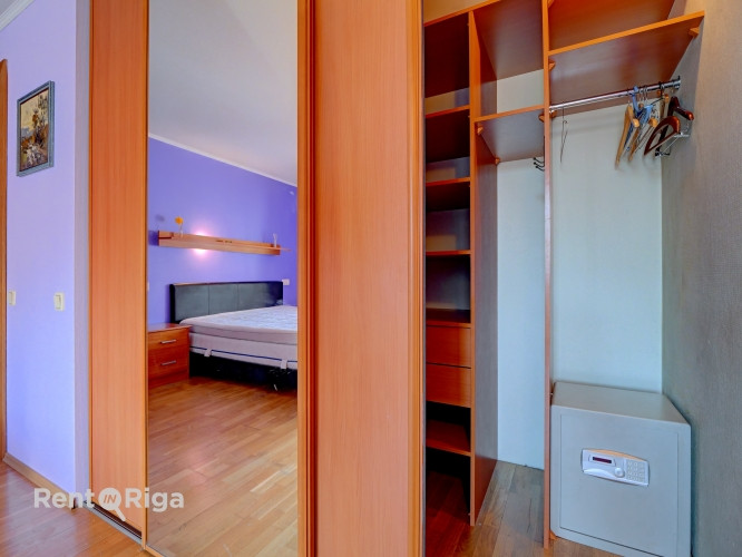 Izīrē 3-istabu dzīvokli!  Dzīvokļa plānojumu veido virtuve, kas apvienota ar dzīvojamo zonu, Rīga - foto 9