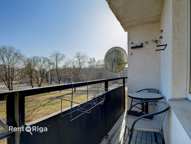 Izīrē 3-istabu dzīvokli!  Dzīvokļa plānojumu veido virtuve, kas apvienota ar dzīvojamo zonu, Rīga - foto 7