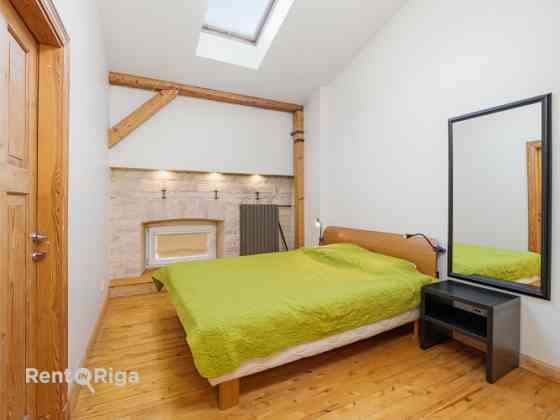 Эксклюзивная двухуровневая мансардная квартира с частной террасой на крыше  в Rīga