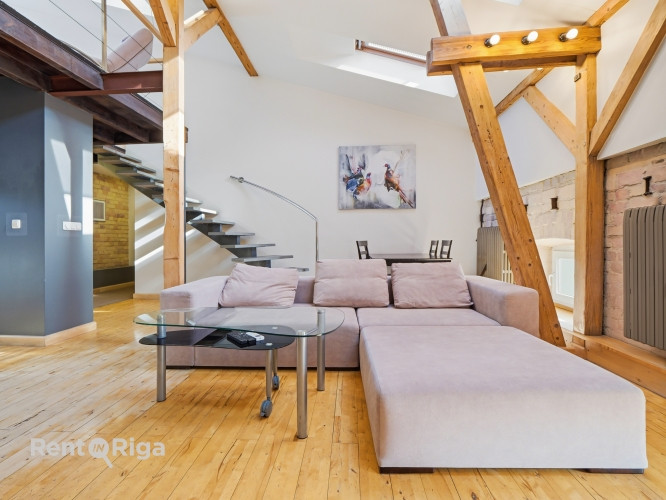 Ekskluzīvs divstāvu mansarda dzīvoklis ar privātu jumta terasi  Rīgas centrā!  Renovētā, Rīga - foto 1