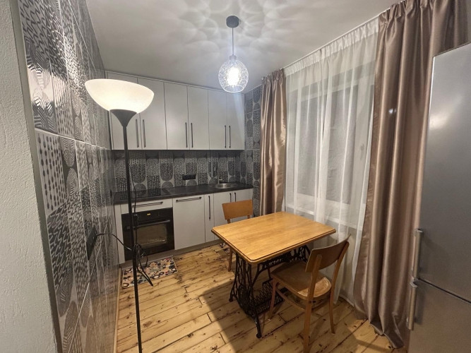 Izīrē 2-istabu dzīvokli tikko pēc kapitālā remonta!  Mēbelēts un aprīkots ar visu Rīga - foto 1