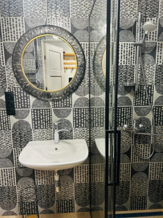 Izīrē 2-istabu dzīvokli tikko pēc kapitālā remonta!  Mēbelēts un aprīkots ar visu Rīga - foto 9