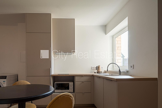 Fasādes māja, vieta vairākām automašīnām, līdz bērnu spēļu laukumam 50 m, logi vērsti Rīga - foto 17