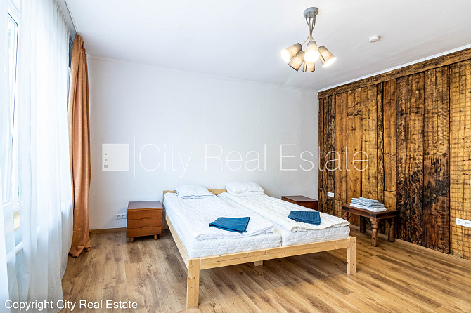 Šo dzīvokli izīrē pa diennaktīm (īstermiņa īre), īres cena sludinājumā norādīta par Rīga - foto 1