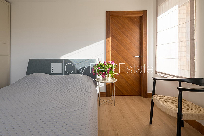 Pagalma māja, renovēta māja, labiekārtota apzaļumota teritorija, vieta automašīnai, ieeja no Rīga - foto 16