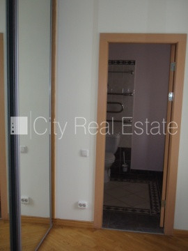 Fasādes māja, renovēta māja, fasāde ar dekoratīvo apmetumu, slēgts pagalms, ieeja no ielas Rīga - foto 20