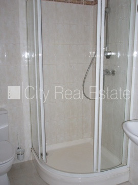 Fasādes māja, renovēta māja, fasāde ar dekoratīvo apmetumu, slēgts pagalms, ieeja no ielas Rīga - foto 8