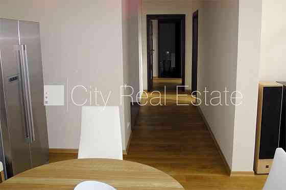 Проект - Panorama Plaza (Панорама Плаза), благоустроенный озеленённый двор, во дворе Рига