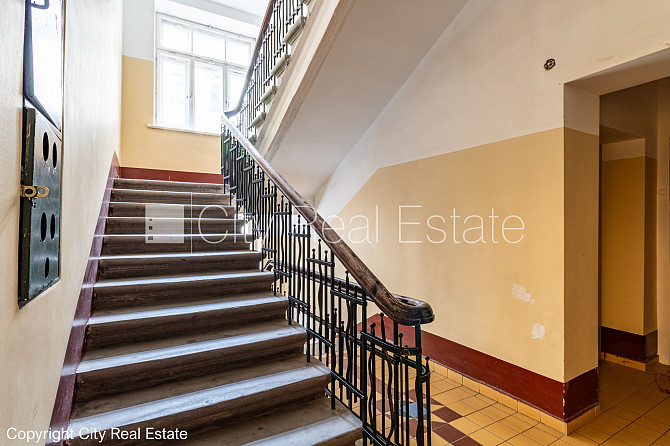 Fasādes māja, renovēta māja, ķieģeļu mūra sienas, kāpņu telpa pēc kosmētiskā remonta, Rīga - foto 17