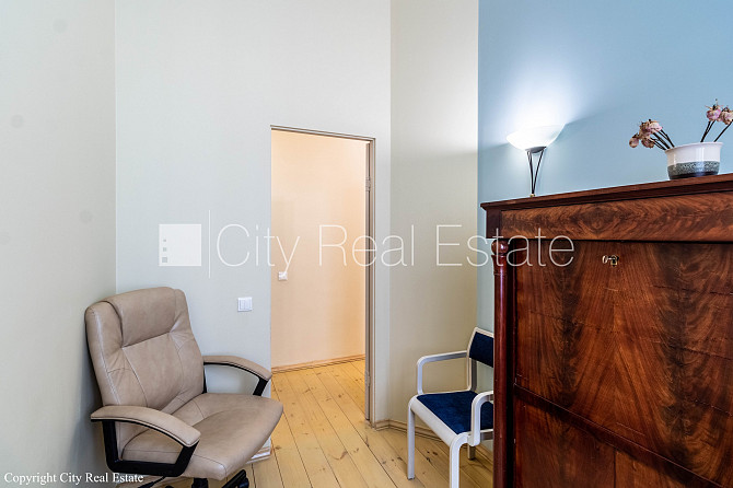 Fasādes māja, slēgts pagalms, iežogota teritorija, vieta vairākām automašīnām, beletāža, Rīga - foto 13