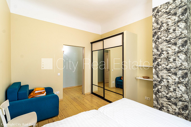 Fasādes māja, slēgts pagalms, iežogota teritorija, vieta vairākām automašīnām, beletāža, Rīga - foto 11