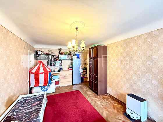 Фасадный дом, реновированный дом, благоустроенная озеленённая территория, Rīga