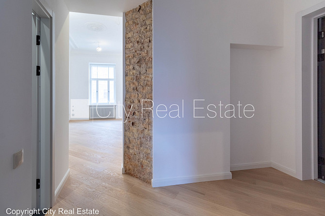 Фасадный дом, реновированный дом, фасад с декоративной штукатуркой, закрытый Рига - изображение 7