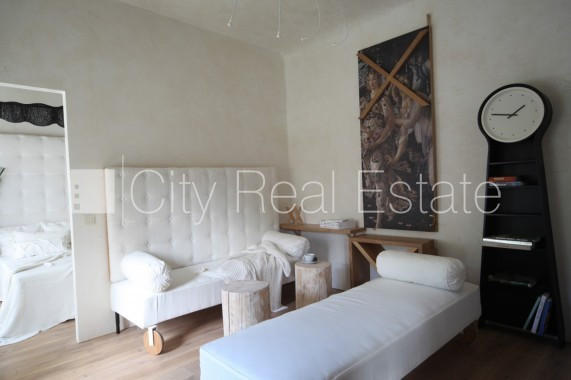 Fasādes māja, dzīvokļu skaits ēkā  12 gab., mainīts Jumta segums, labiekārtota apzaļumota Jūrmala - foto 5