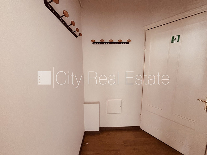 Fasādes māja, ieeja no ielas, ir lifts, kāpņu telpa pēc kapitālā remonta, balkons, sauna, Rīga - foto 10