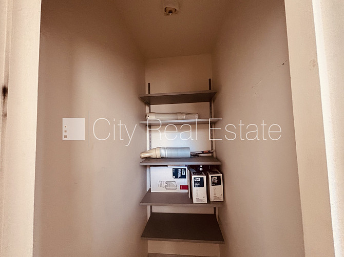 Fasādes māja, ieeja no ielas, ir lifts, kāpņu telpa pēc kapitālā remonta, balkons, sauna, Rīga - foto 12