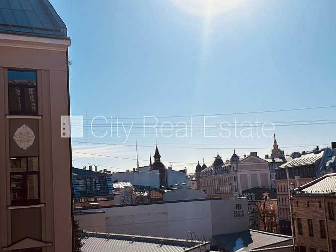 Fasādes māja, ieeja no ielas, ir lifts, kāpņu telpa pēc kapitālā remonta, balkons, sauna, Rīga - foto 19