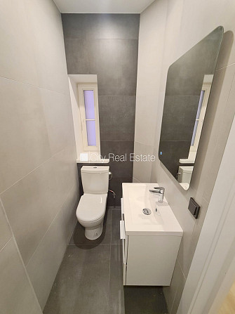 Fasādes māja, renovēta māja, slēgts pagalms, ieeja no ielas un pagalma, ir lifts, kāpņu Rīga - foto 9