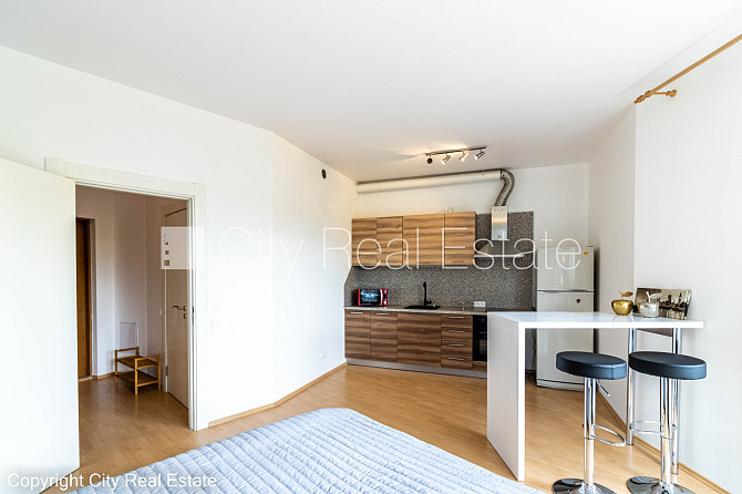 Projekts - Duntes Ozoli, vieta automašīnai, ir lifts, balkons, logi vērsti uz parka pusi, studio Rīga - foto 9